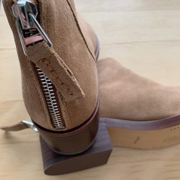 Dolce Vita - Women’s Tucker Dark Saddle Suede Boots. (US 7) - Picture 7 of 8